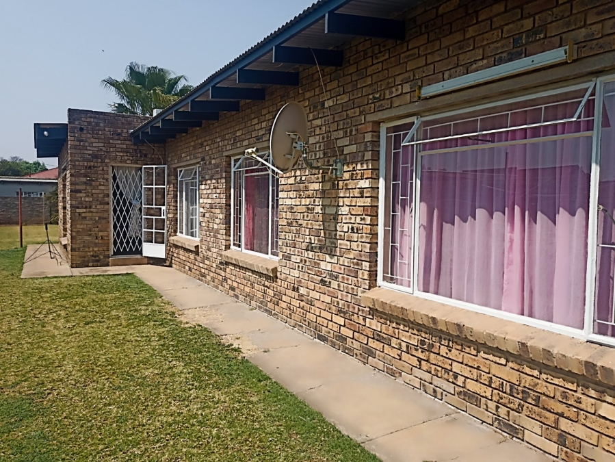 3 Bedroom Property for Sale in Potchefstroom South North West